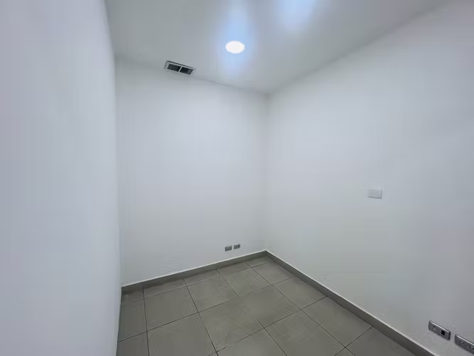  ¡TU NUEVA OFICINA EN EL CORAZÓN DE SANTA ANA!  - Imagen 6