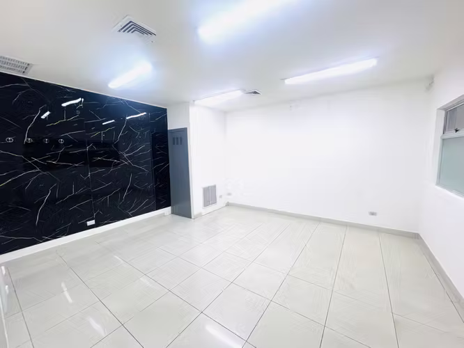  ¡TU NUEVA OFICINA EN EL CORAZÓN DE SANTA ANA!  - Imagen 8
