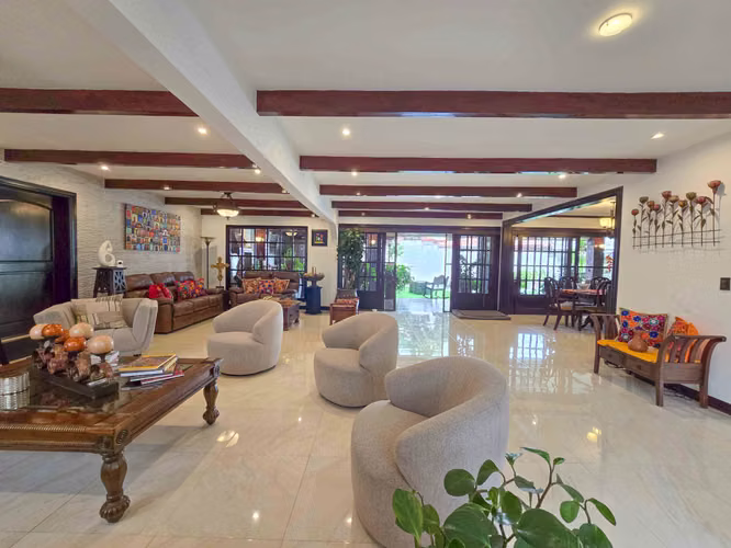 CASA DE UNA PLANTA CON PISCINA PRIVADA EN BELLO HORIZONTE ESCAZU - Imagen 12