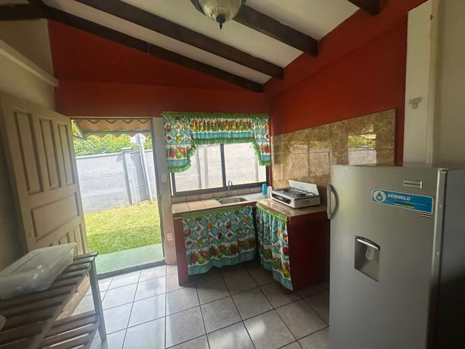 Venta Casa y cabinas en Esparza con piscina - Imagen 11