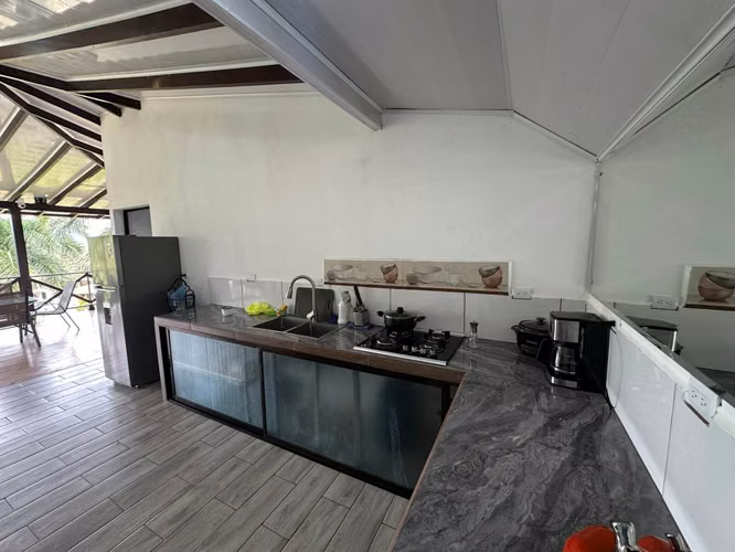 Venta Casa y cabinas en Esparza con piscina - Imagen 15