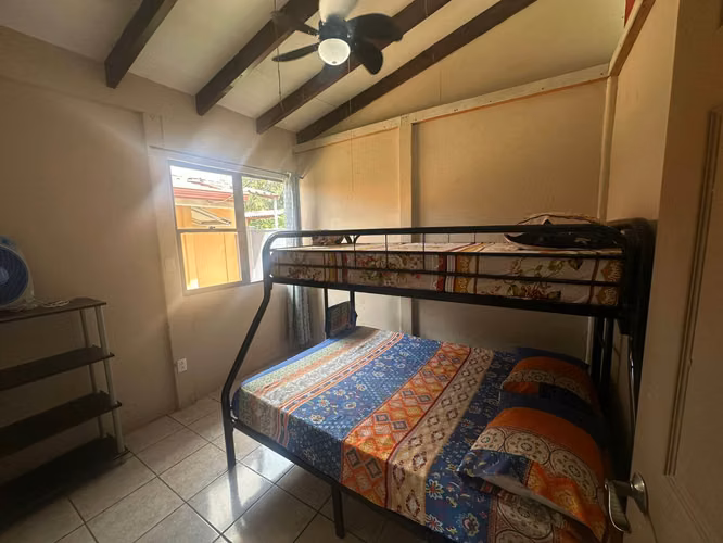 Venta Casa y cabinas en Esparza con piscina - Imagen 12