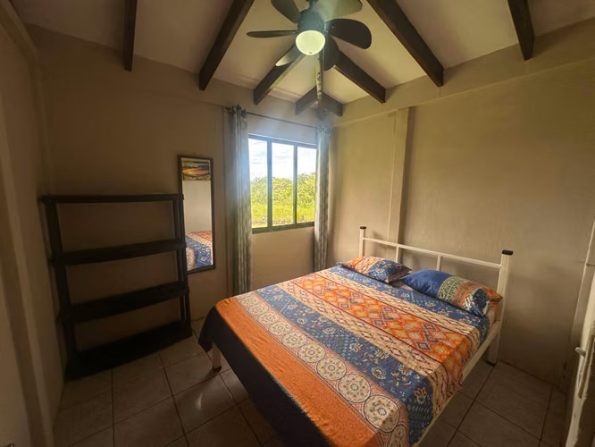 Venta Casa y cabinas en Esparza con piscina - Imagen 10
