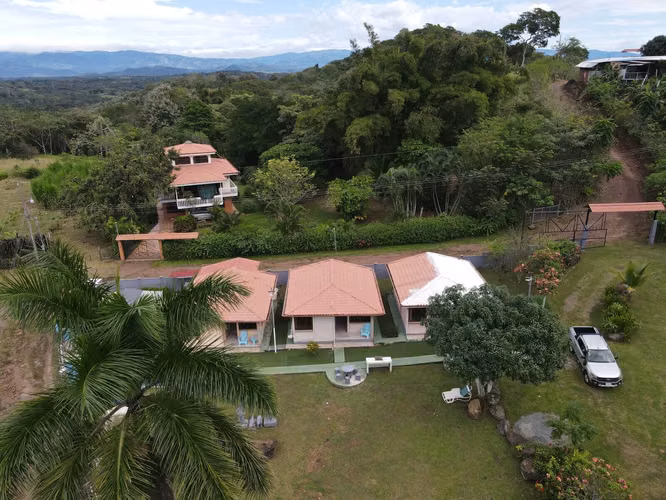 Venta Casa y cabinas en Esparza con piscina - Imagen 5