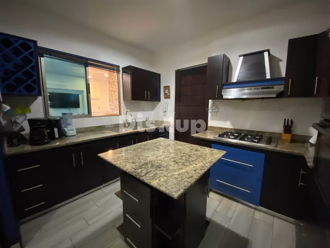 Venta de casa de 3 hab. en condominio. San Rafael, Montes de Oca