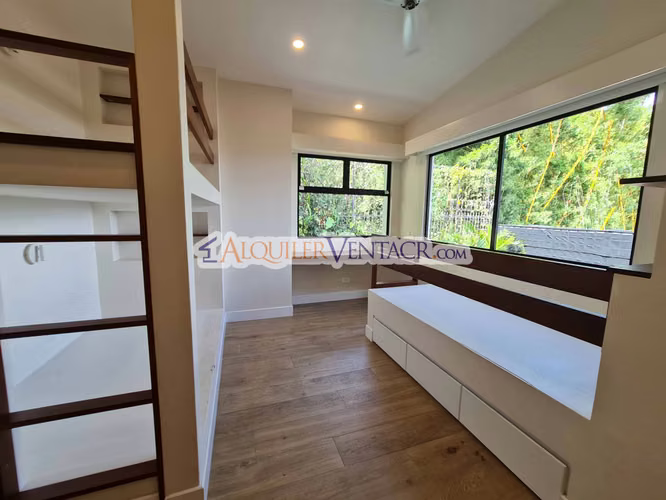 LUJOSA CASA DE 406 M2 CON PISCINA PROPIA EN JABONCILLOS ESCAZU - Imagen 17