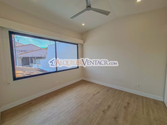 LUJOSA CASA DE 406 M2 CON PISCINA PROPIA EN JABONCILLOS ESCAZU - Imagen 16