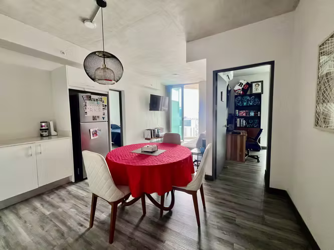 Apartamento amoblado frente al Parque La Sabana, Sabana Sur.