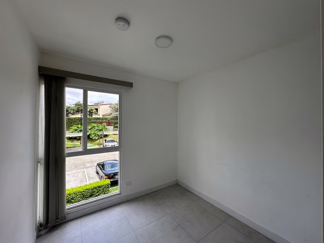 Apartamento 3 Habitaciones con Línea Blanca en Condo Monte Alto Granadilla - Imagen 13