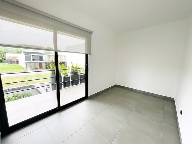 Venta de casa en condominio en Santa Ana Centro