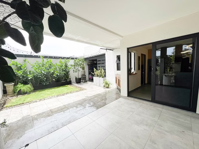 Venta de casa en condominio en Santa Ana Centro