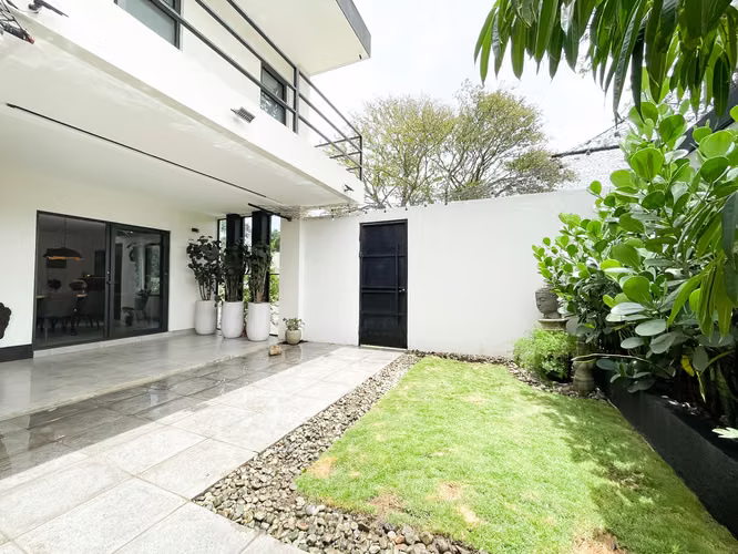Venta de casa en condominio en Santa Ana Centro