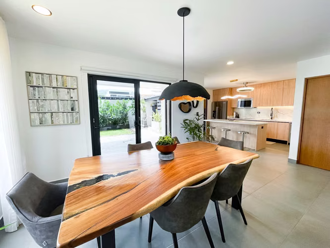 Venta de casa en condominio en Santa Ana Centro