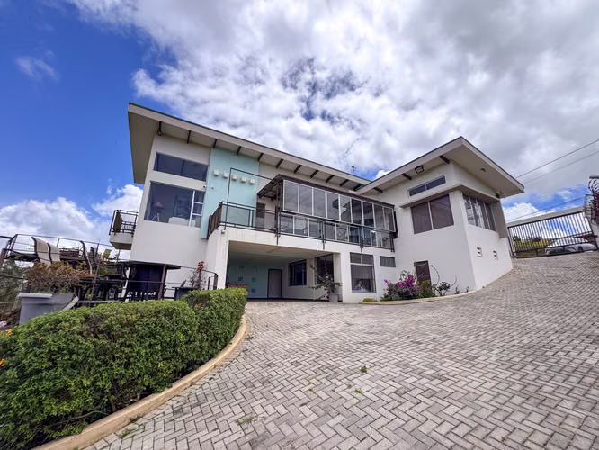 Casa en Alquiler Amueblada  en Llano Grande de Cartago