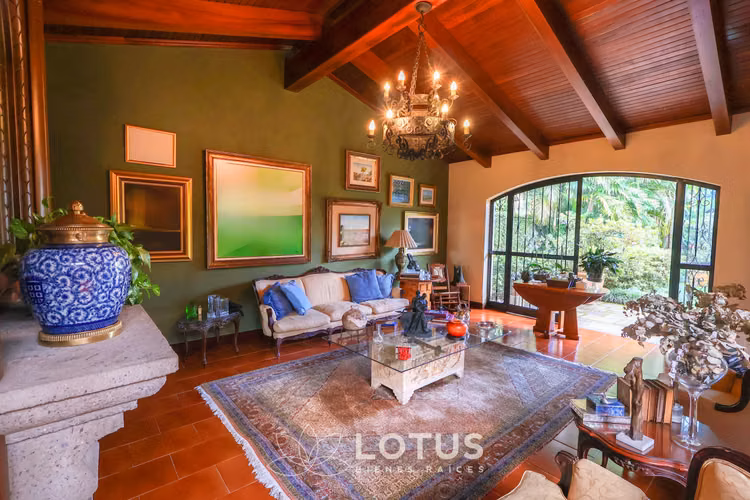 Casa de una Planta Independiente con Acabados de Lujo en Lomas de Ayarco, Cód. AJ013 - Imagen 9