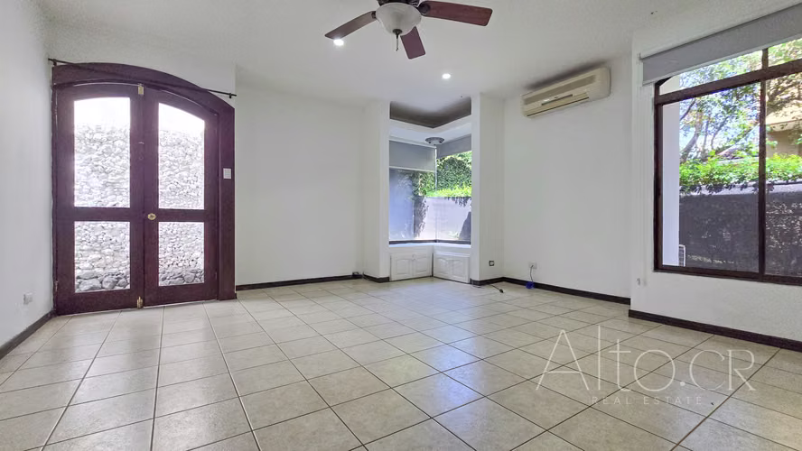 CASA PRECIOSA DE UN SOLO NIVEL  EN PIEDADES  CON  CUARTO DE SERVICIO  |  750m² - Imagen 7