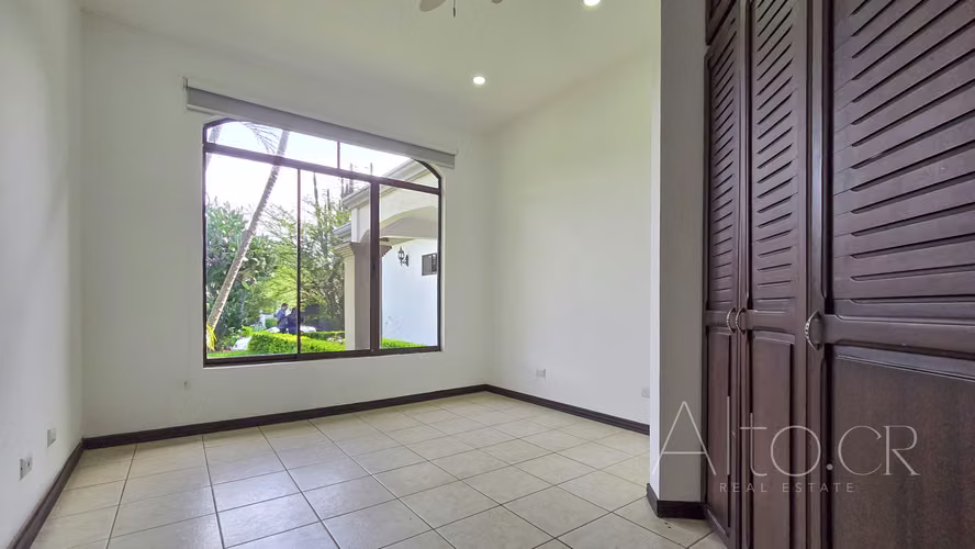 CASA PRECIOSA DE UN SOLO NIVEL  EN PIEDADES  CON  CUARTO DE SERVICIO  |  750m² - Imagen 12