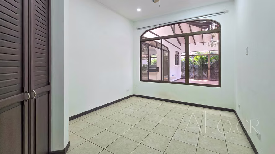 CASA PRECIOSA DE UN SOLO NIVEL  EN PIEDADES  CON  CUARTO DE SERVICIO  |  750m² - Imagen 9
