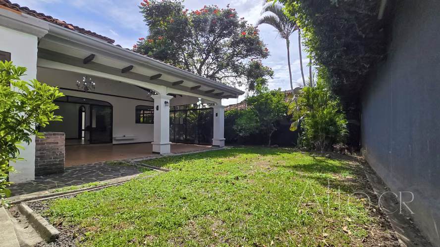CASA PRECIOSA DE UN SOLO NIVEL  EN PIEDADES  CON  CUARTO DE SERVICIO  |  750m² - Imagen 5