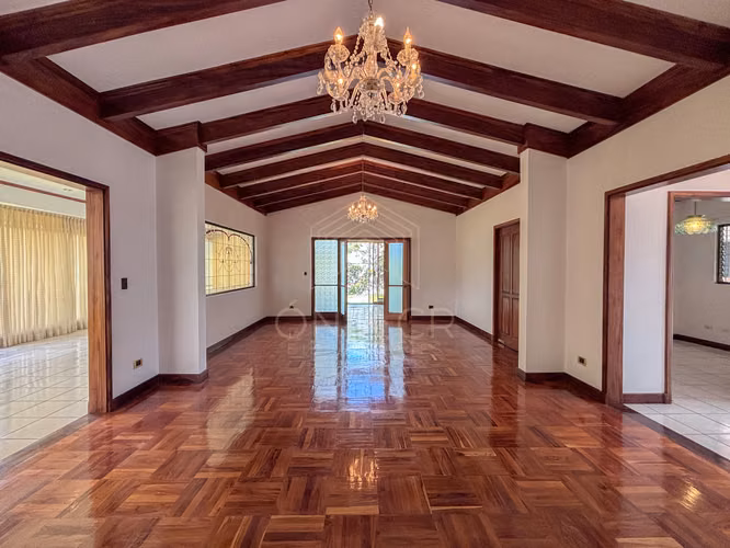 Casa de Una Planta en Alquiler en Curridabat 4 habitaciones con Jardín - Imagen 8