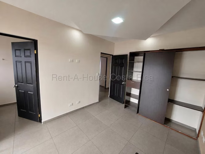 CASA CON GRAN PATIO Y TERRAZA – SAN FRANCISCO DE HEREDIA - Imagen 6