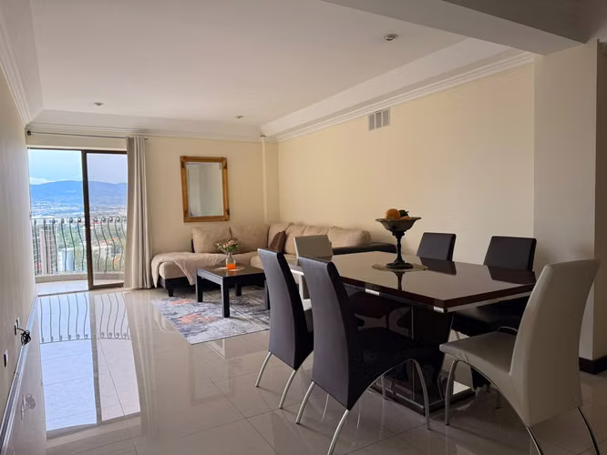 ¡SE ALQUILA HERMOSO APARTAMENTO AMOBLADO EN ESCAZÚ! - Imagen 2