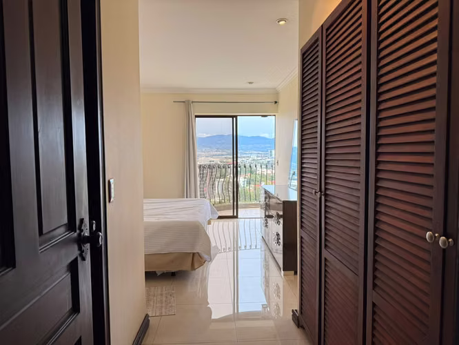 ¡SE ALQUILA HERMOSO APARTAMENTO AMOBLADO EN ESCAZÚ! - Imagen 4