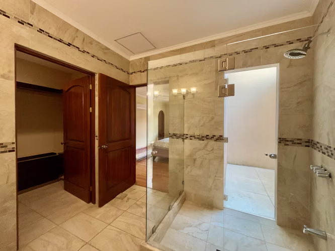 Hermoso Apartamento de Lujo Amueblado en Cariari Heredia cerca del Aeropuerto Juan Santamaría - Imagen 13