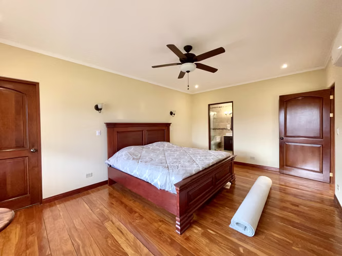 Hermoso Apartamento de Lujo Amueblado en Cariari Heredia cerca del Aeropuerto Juan Santamaría - Imagen 12