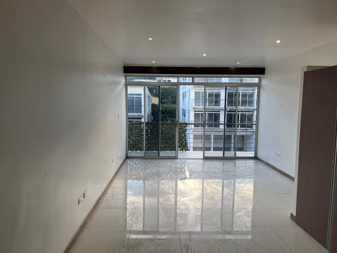 ALQUILER DE APARTAMENTO 3er Piso PIEDADES DE SANTA ANA - Imagen 5