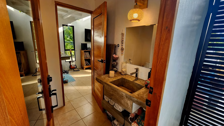 SE VENDE PROPIEDAD CON CASA DE UNA HABITACION - PLAYA NEGRA - CAHUITA - LIMON - Imagen 9