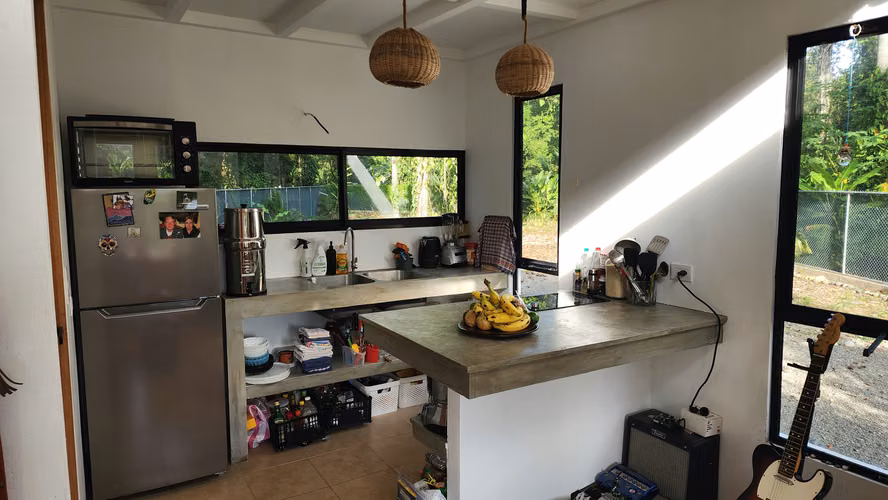SE VENDE PROPIEDAD CON CASA DE UNA HABITACION - PLAYA NEGRA - CAHUITA - LIMON - Imagen 6
