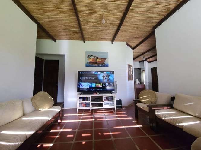 VENTA / Casa de 4 habitaciones con piscina privada en Guápiles