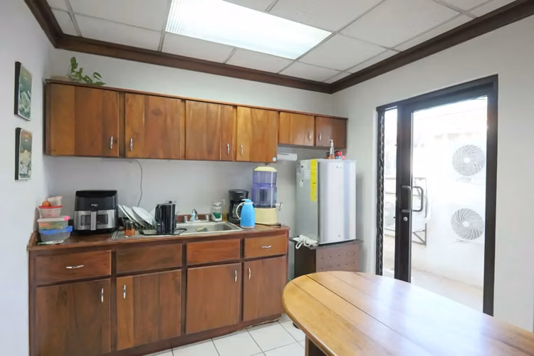 En Venta: Edificio de 12 Oficinas en Prime en Los Años Escazú - Imagen 17