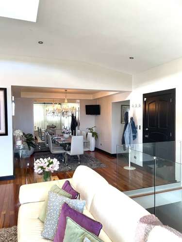 VENTA / Espectacular Residencia Multifuncional con Vistas Panorámicas en San Antonio, Escazú