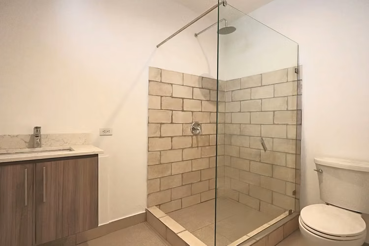 Se rentan departamentos nuevos de 1 y 2 recámaras en Escazú - Imagen 14
