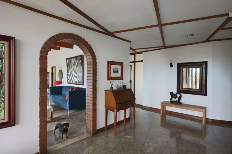 Alquiler versátil de 10 habitaciones para uso comercial/residencial en una ubicación privilegiada del área metropolitana de San José. - Imagen 5