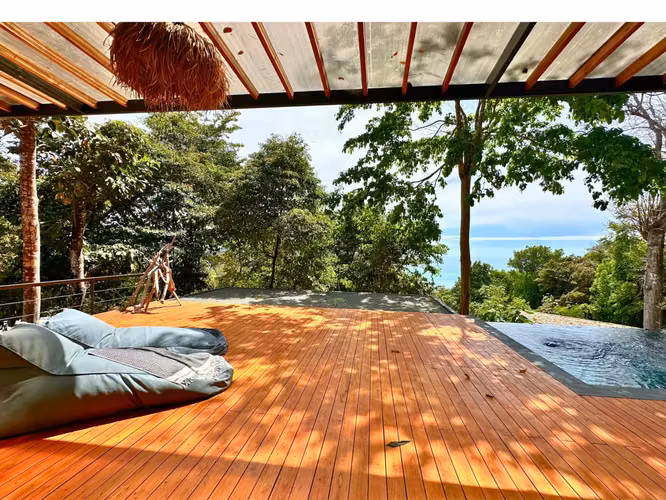 Villa de Lujo con Vista al Mar y Estudio de Huéspedes Estilo Bali en Santa Teresa, Costa Rica $1.98 Millones
