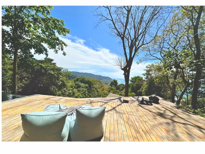 Villa de Lujo con Vista al Mar y Estudio de Huéspedes Estilo Bali en Santa Teresa, Costa Rica $1.98 Millones