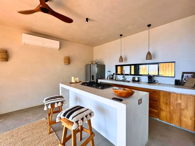 Villa de Lujo con Vista al Mar y Estudio de Huéspedes Estilo Bali en Santa Teresa, Costa Rica $1.98 Millones