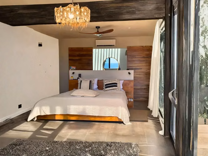 Villa de Lujo con Vista al Mar y Estudio de Huéspedes Estilo Bali en Santa Teresa, Costa Rica $1.98 Millones