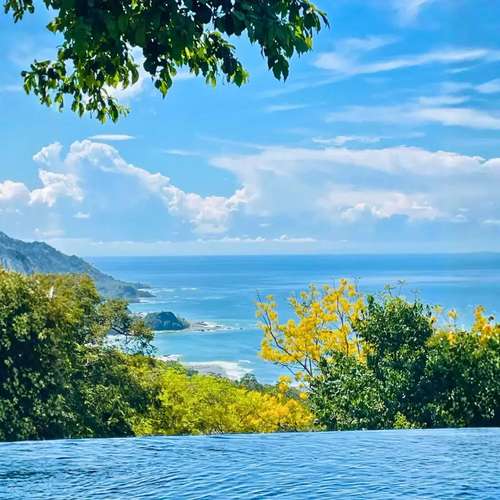 Villa de lujo con vista al mar y estudio de huéspedes estilo Bali en Santa Teresa, Costa Rica - $1.98 millones