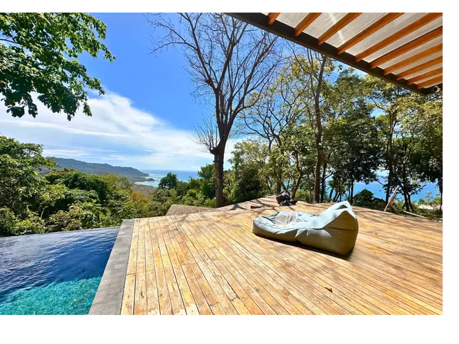 Villa de Lujo con Vista al Mar y Estudio de Huéspedes Estilo Bali en Santa Teresa, Costa Rica $1.98 Millones
