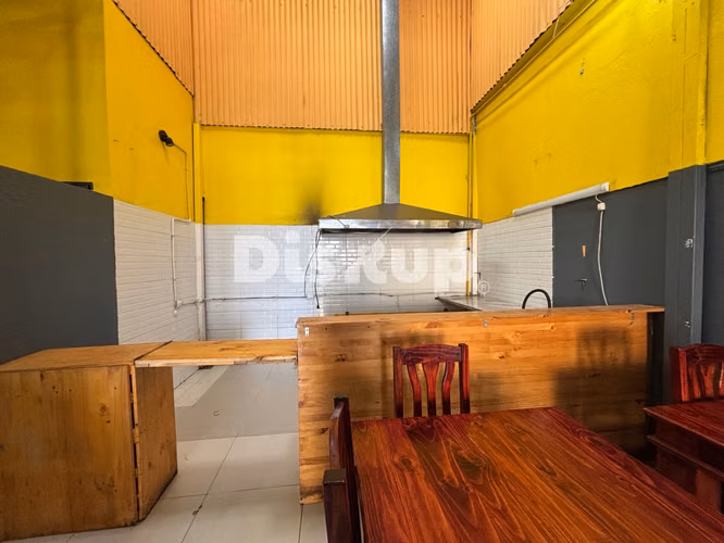 Alquiler de local comercial para restaurante en Tibás. ¡Listo para operar!