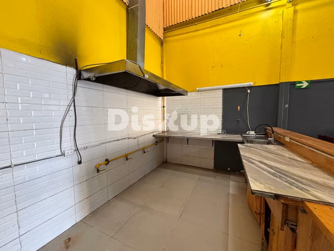 Alquiler de local comercial para restaurante en Tibás. ¡Listo para operar!