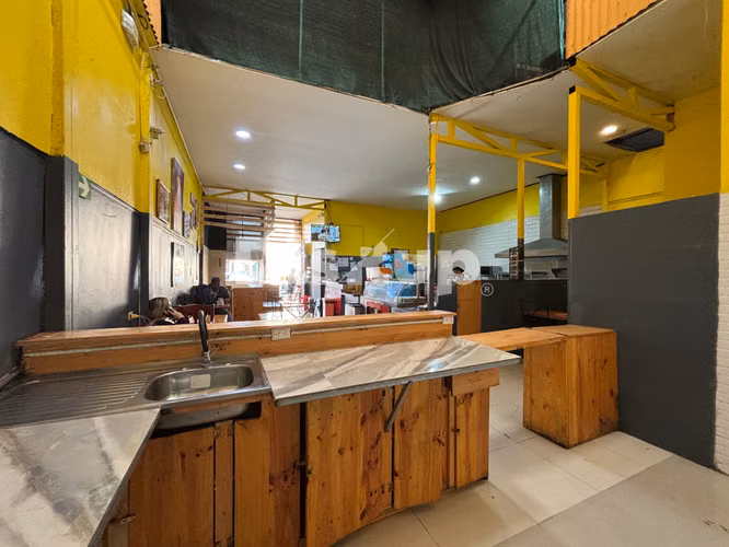 Alquiler de local comercial para restaurante en Tibás. ¡Listo para operar!