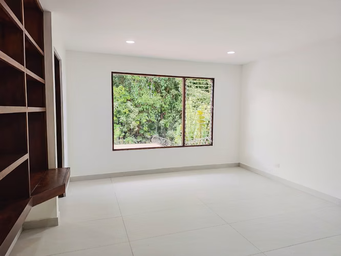 Amplia Casa en Curridabat, Residencial Altamonte - Imagen 8