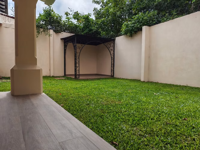 Amplia Casa en Curridabat, Residencial Altamonte - Imagen 1
