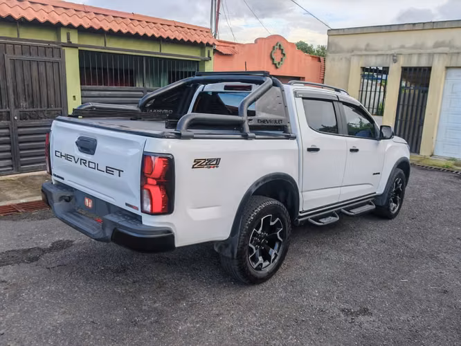 CHEVROLET COLORADO Z71 2025 AUTOMATICO 4X4 TURBO DIESEL VERSION SPORT FULL EXTRAS