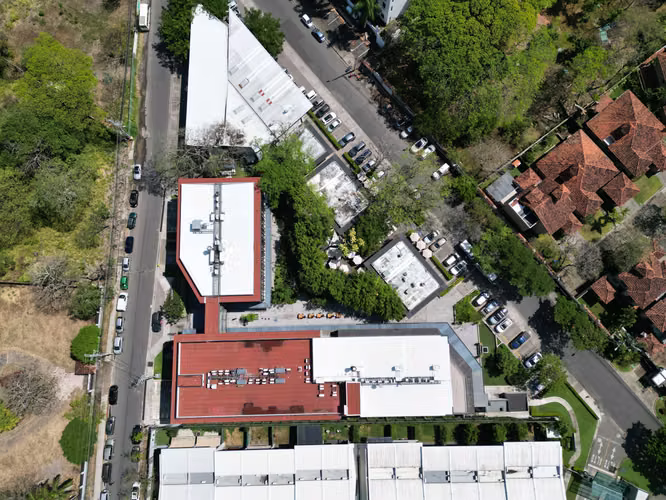 SE ALQUILA OFICINA AMUEBLADA EN PLAZA FUTURA - Imagen 14